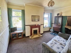 Living room- click for photo gallery